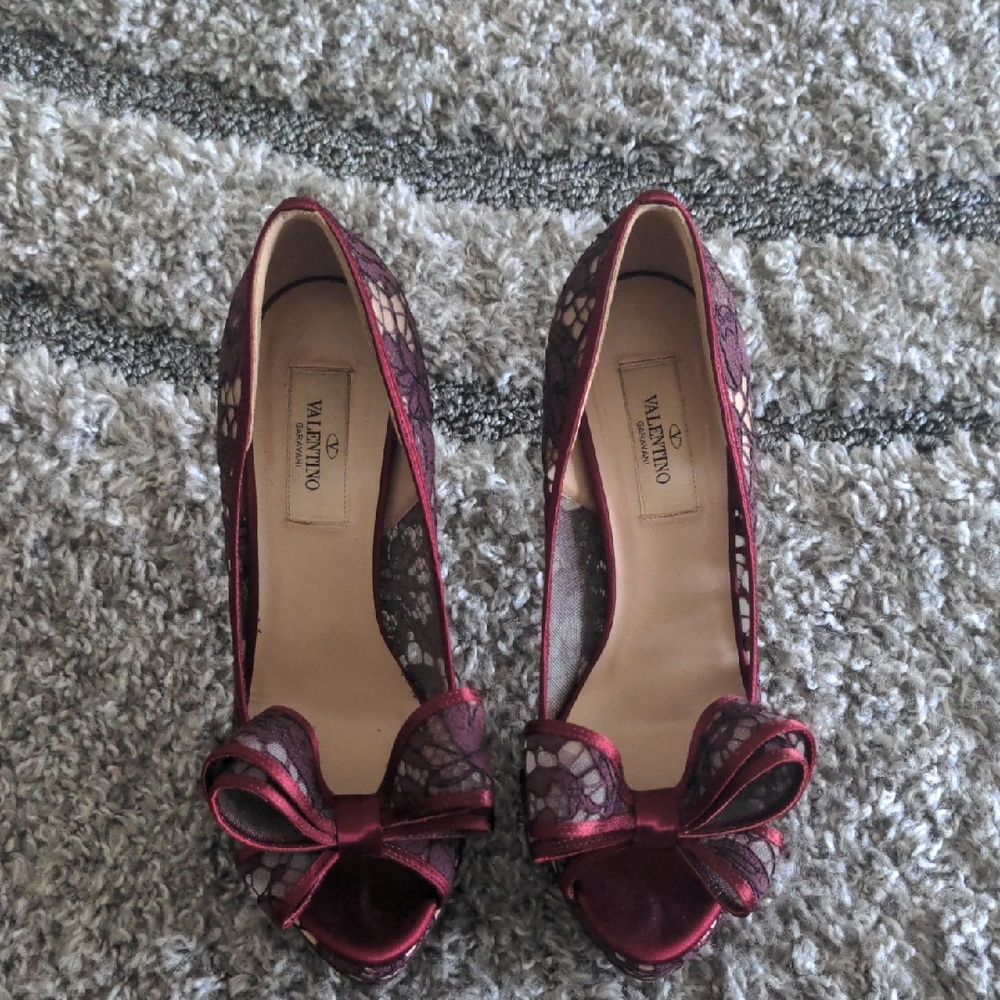 Valentino Women's wine pumps
